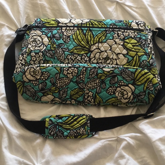 Vera Bradley messenger bag/backpack - Picture 5 of 5